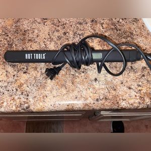 Hot tools flat iron